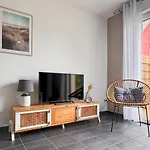 Les Paquerettes, Jardin, Garage, Parking Gratuit Semesterbostad *
